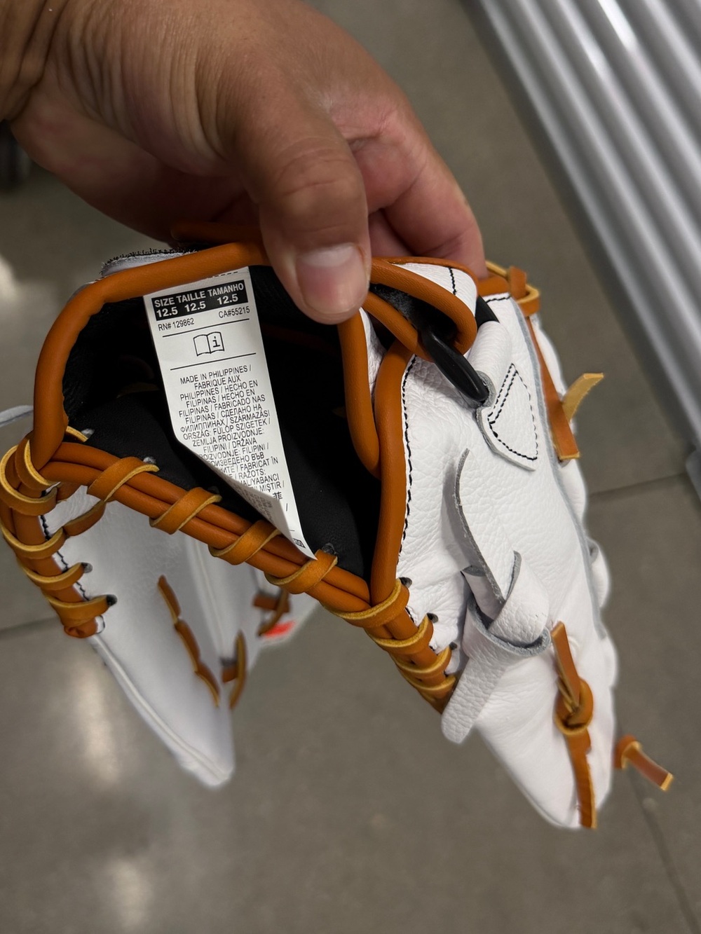 Nike Hyperdiamond Edge Softball Fielding Glove 12.5โ RHT | New with Tags - Picture 4 of 6